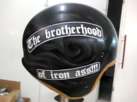 Аэрография на шлеме «Iron ass»
